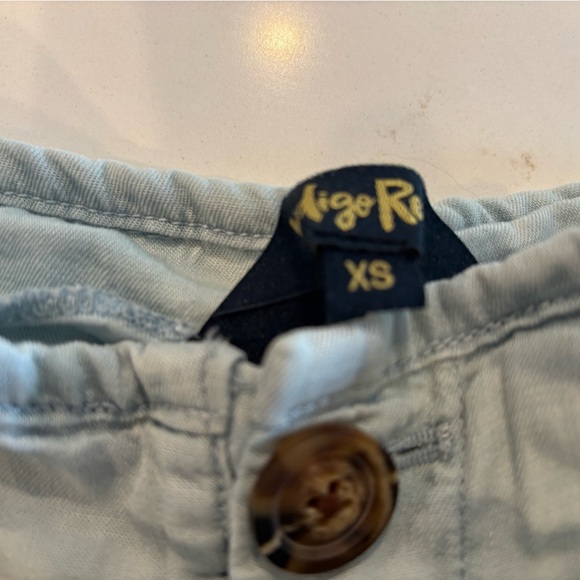 Aeropostale Light Blue High Waisted Light Jeans - Picture 4 of 5